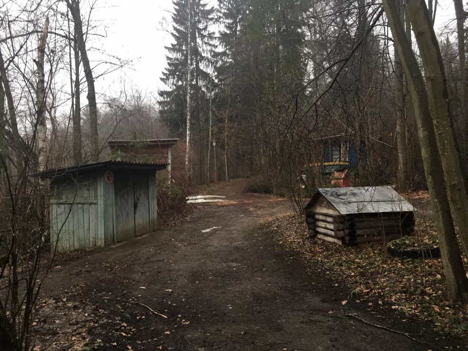 Заброшенная база у реки, фото 6