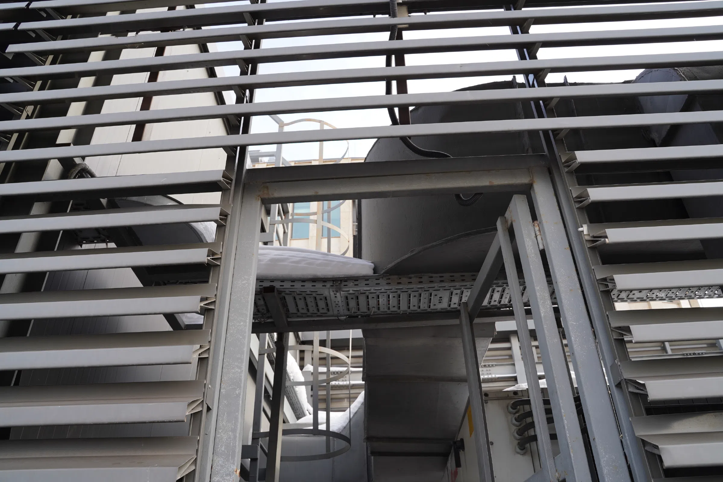 Технологичная крыша офисного здания, фото 6