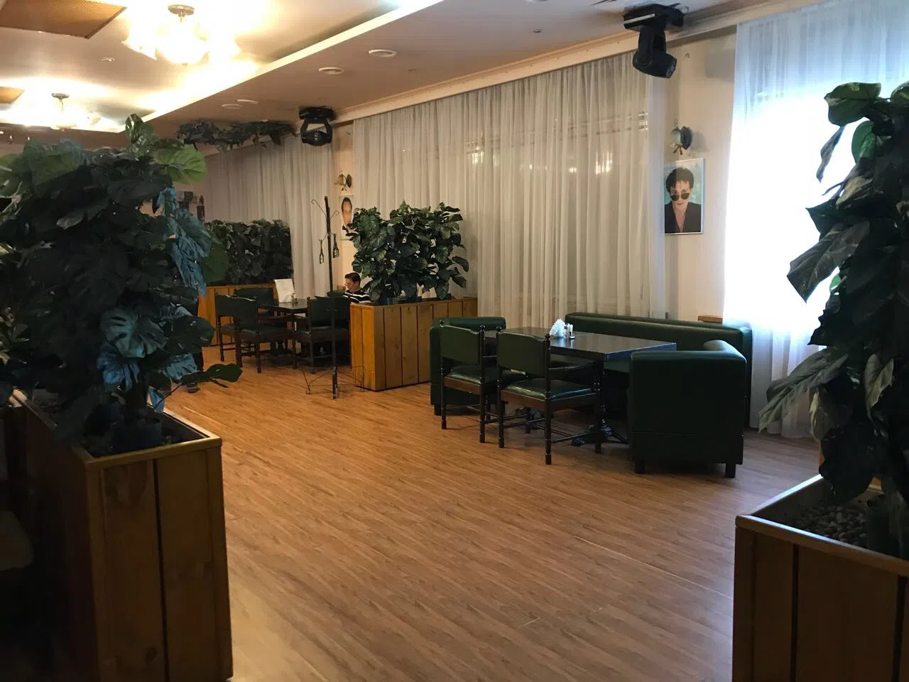 Ресторан с мозаикой на стенах, фото 15