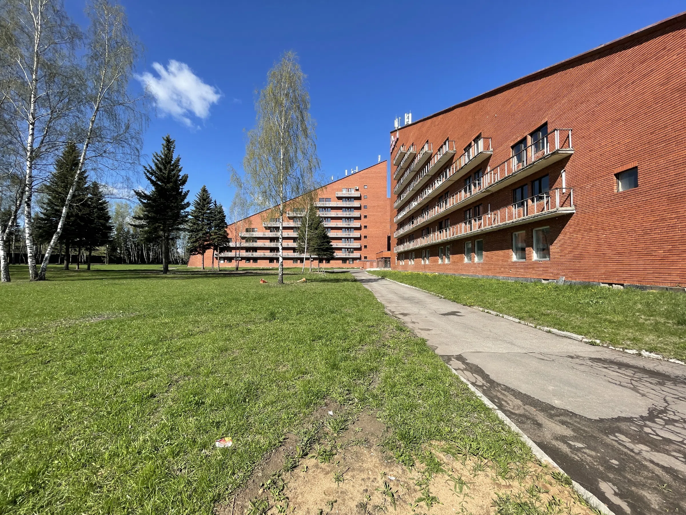 Офис с террасами из кирпича, фото 17