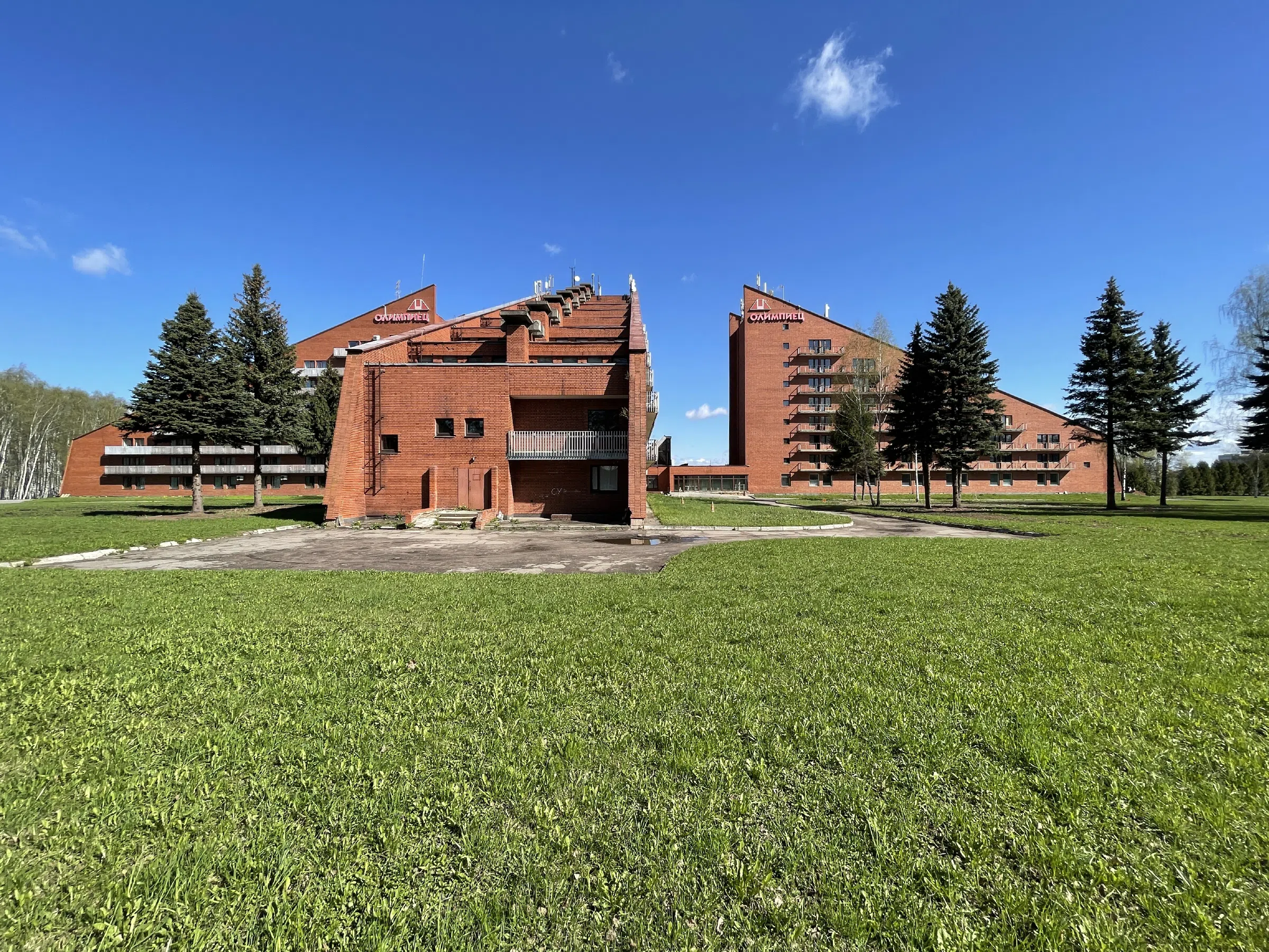 Офис с террасами из кирпича, фото 9