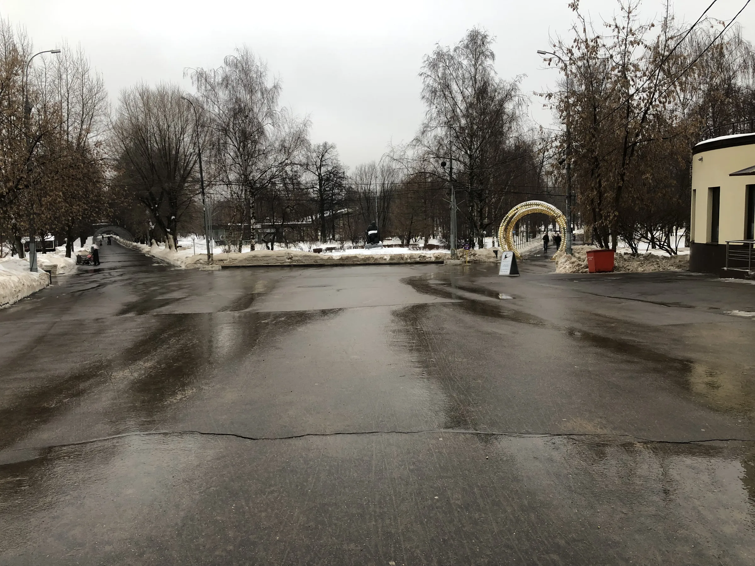 Зимний парк со статуей, фото 9