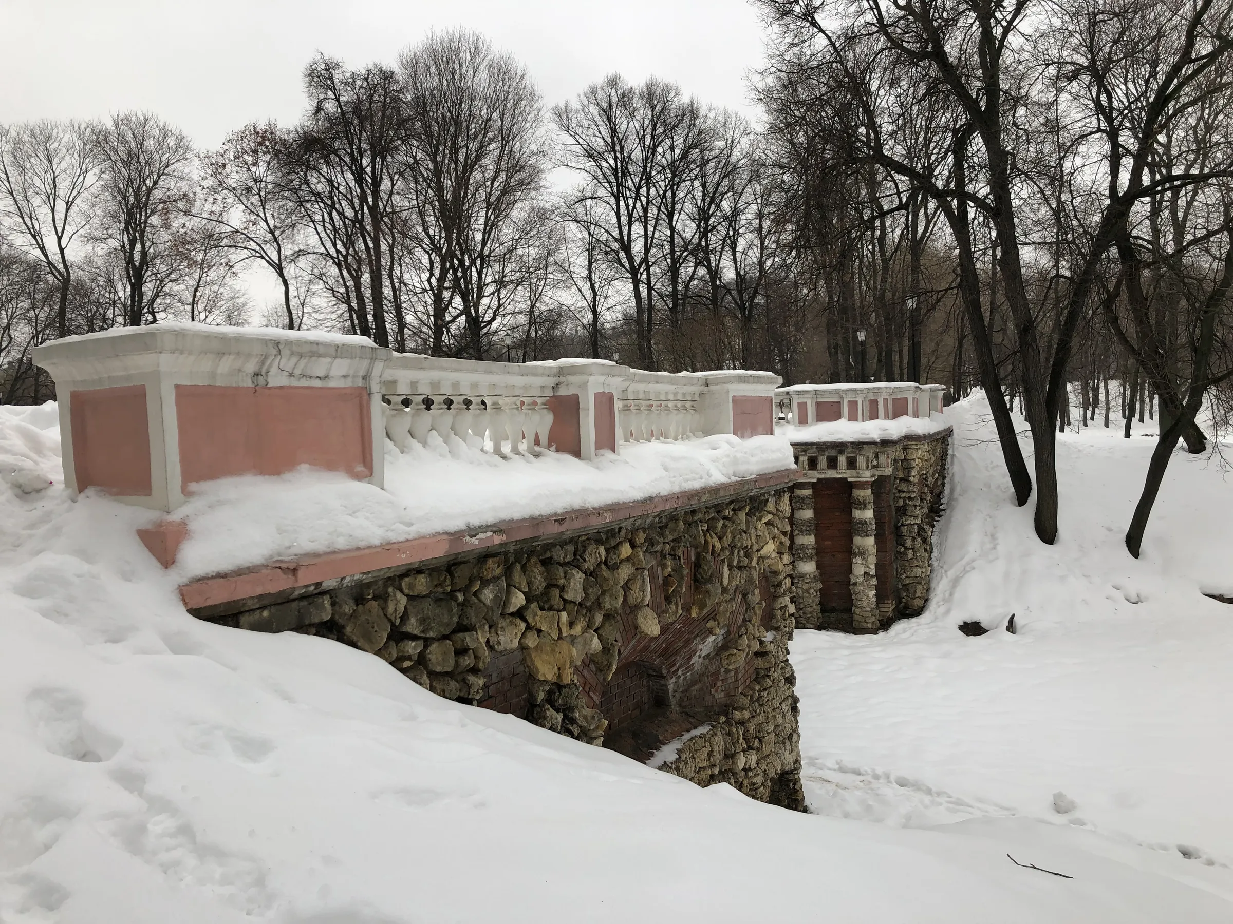 Парк с аркой и трамваем, фото 23