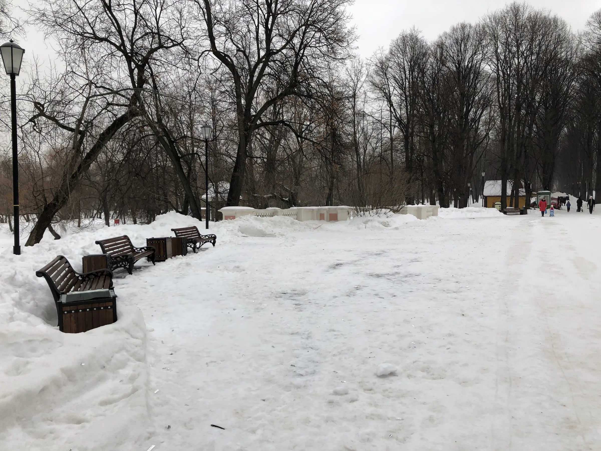 Парк с аркой и трамваем, фото 16