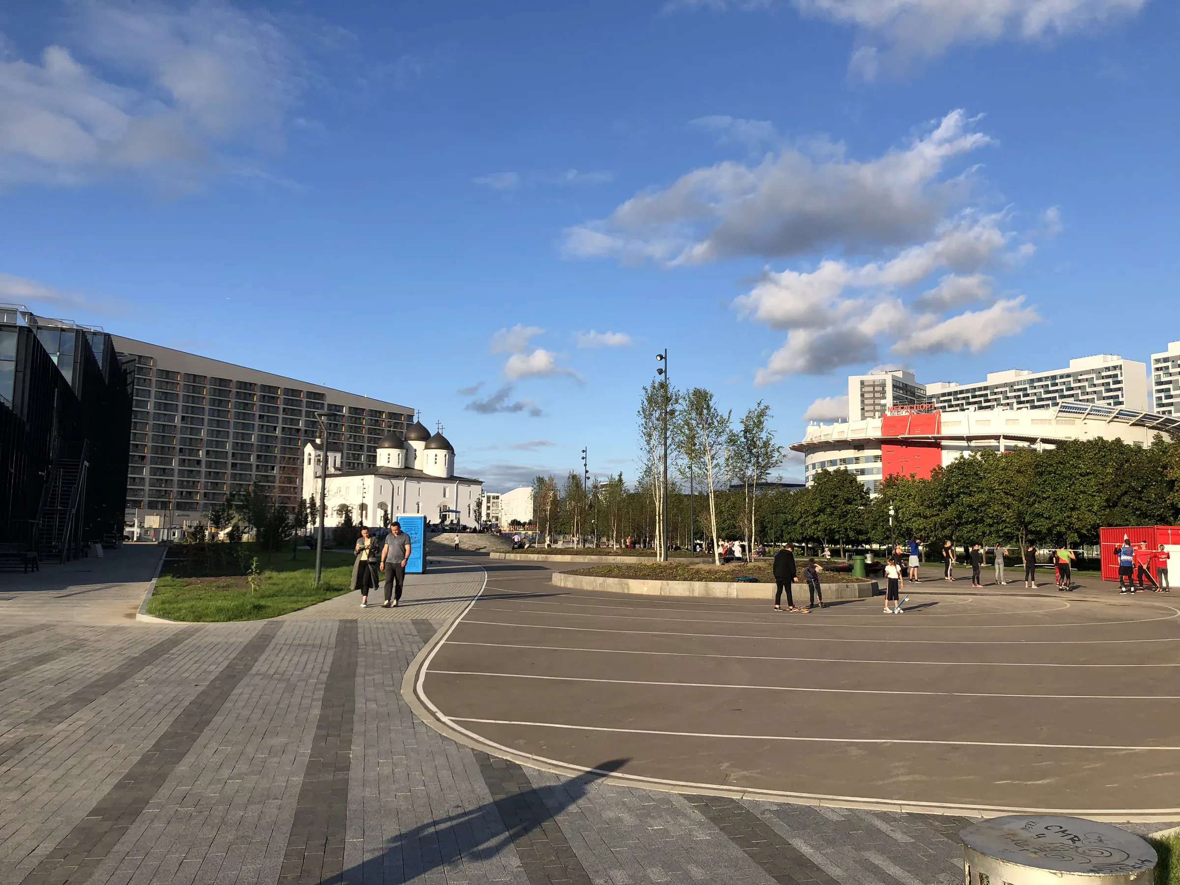 Современный городской парк с фонтанами, фото 8