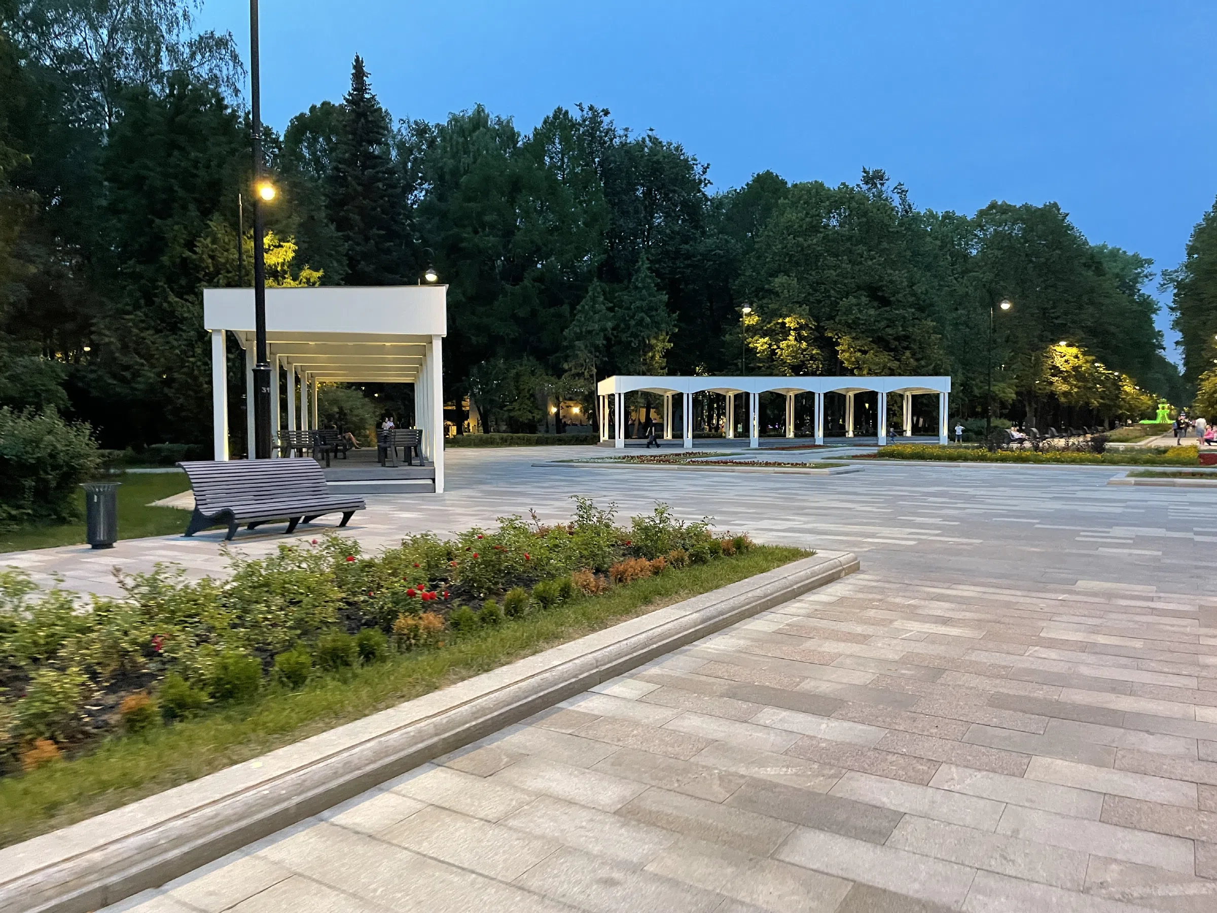 Вечерний парк с дорожками, фото 6