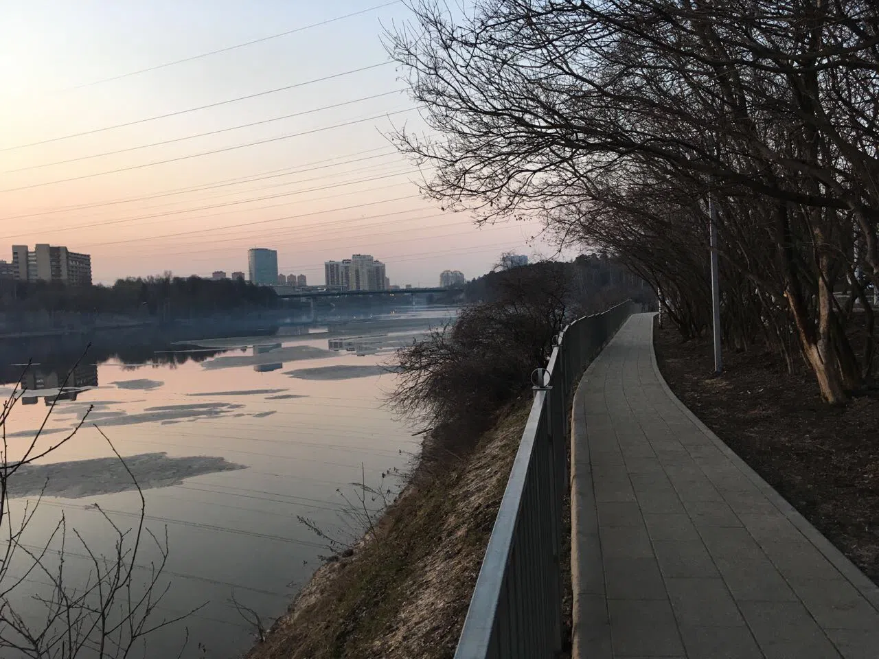 Парк у воды с причалом, фото 18