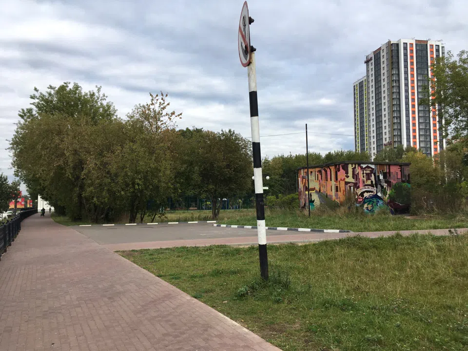 Набережная с городским пейзажем, фото 6