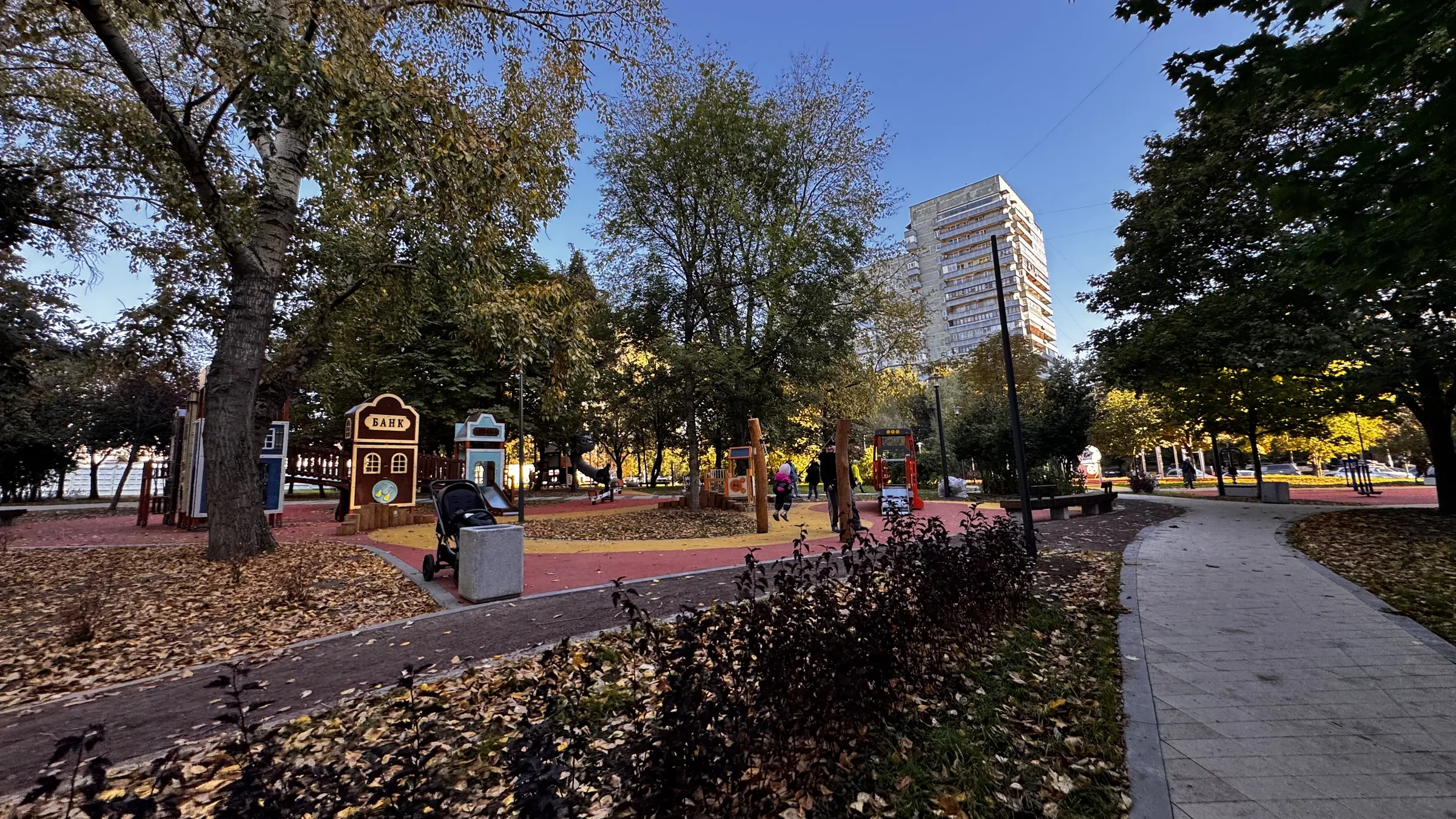 Парк с качелями, фото 14
