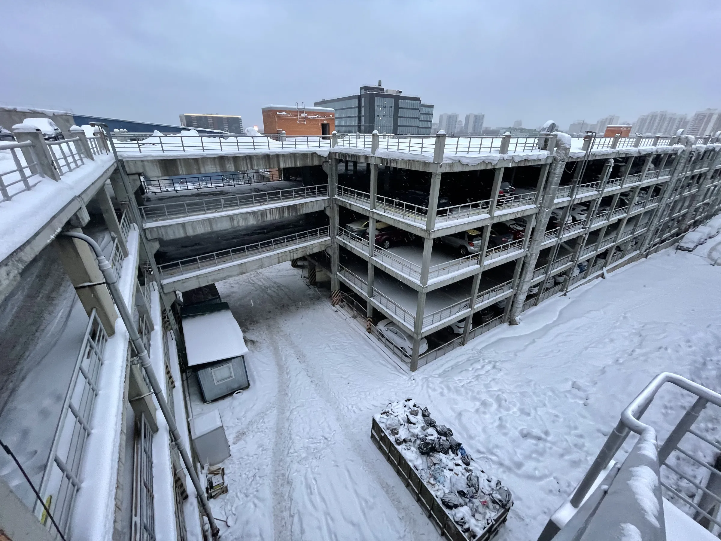 Парковка с круглым въездом, фото 16