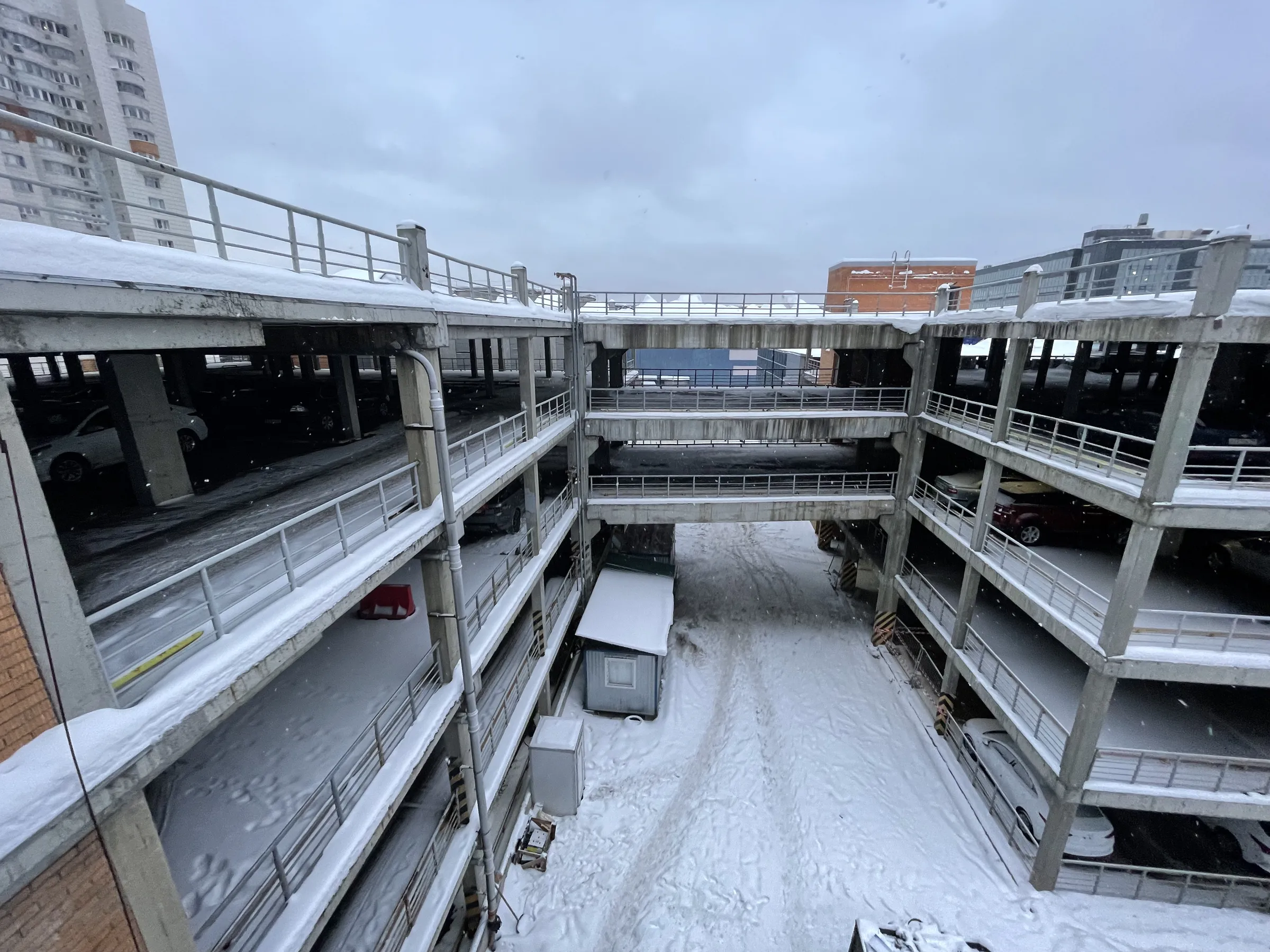 Парковка с круглым въездом, фото 18