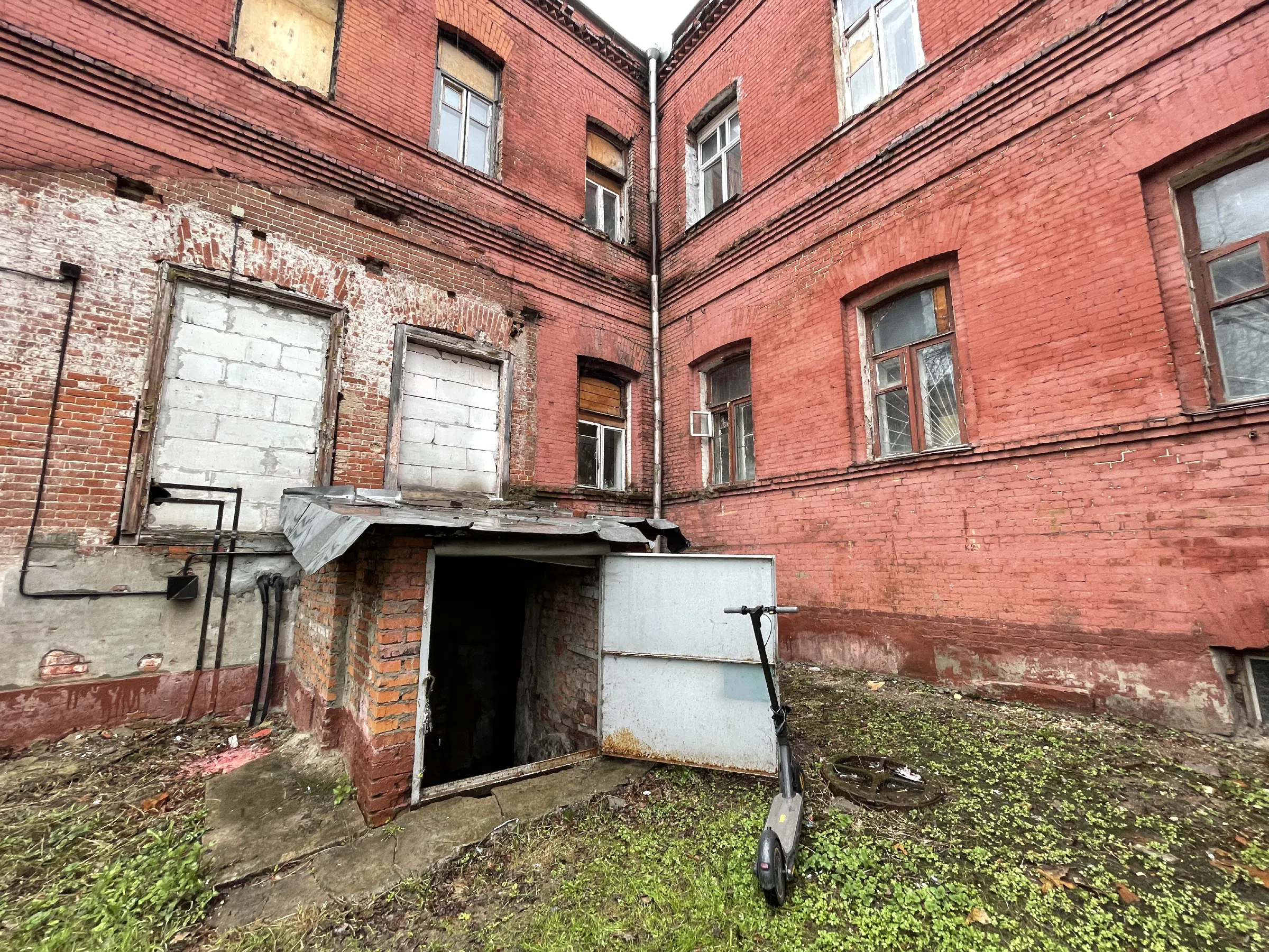 Старинные подвалы с окнами, фото 8