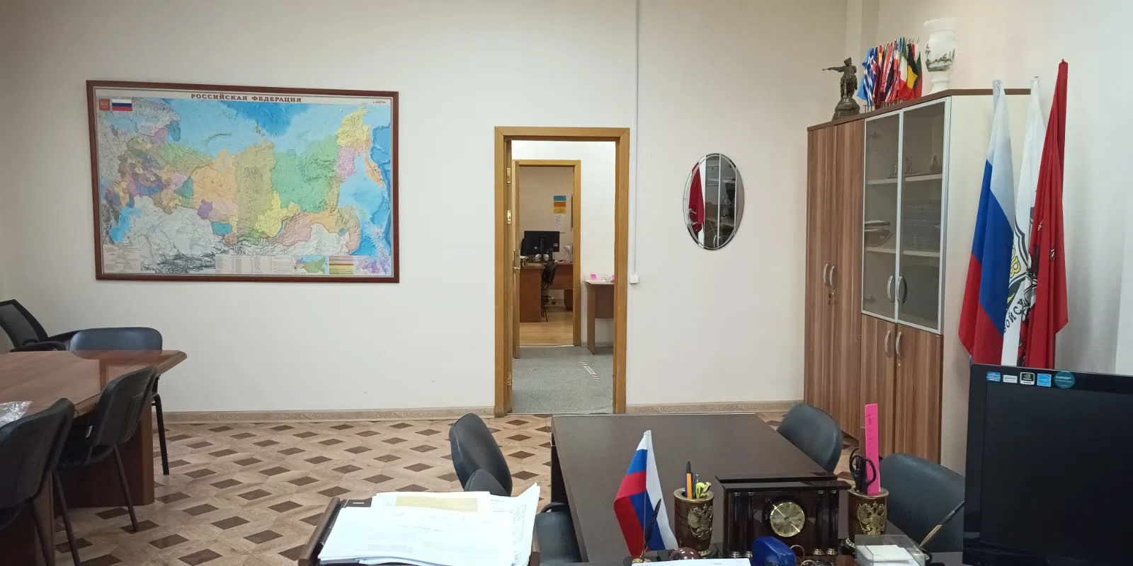 Кабинет со строгим интерьером, фото 4