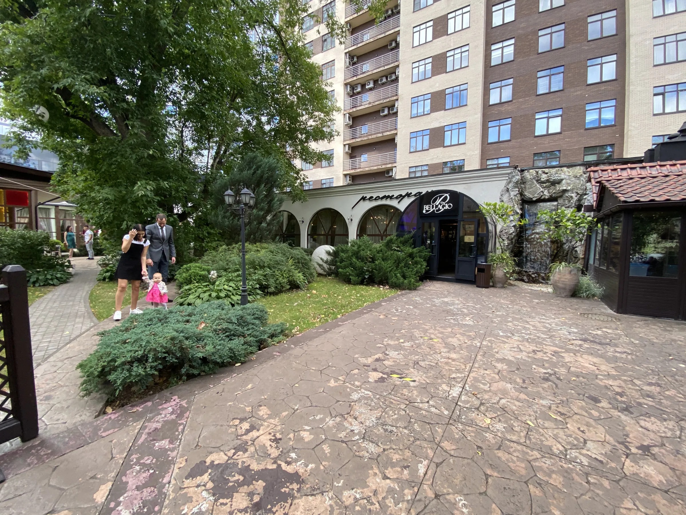 Ресторан с террасой и видом, фото 6