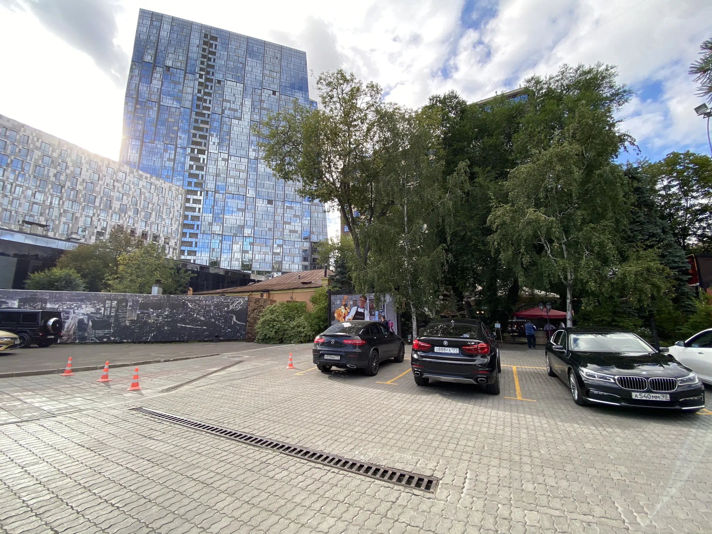 Ресторан с террасой и видом, фото 1