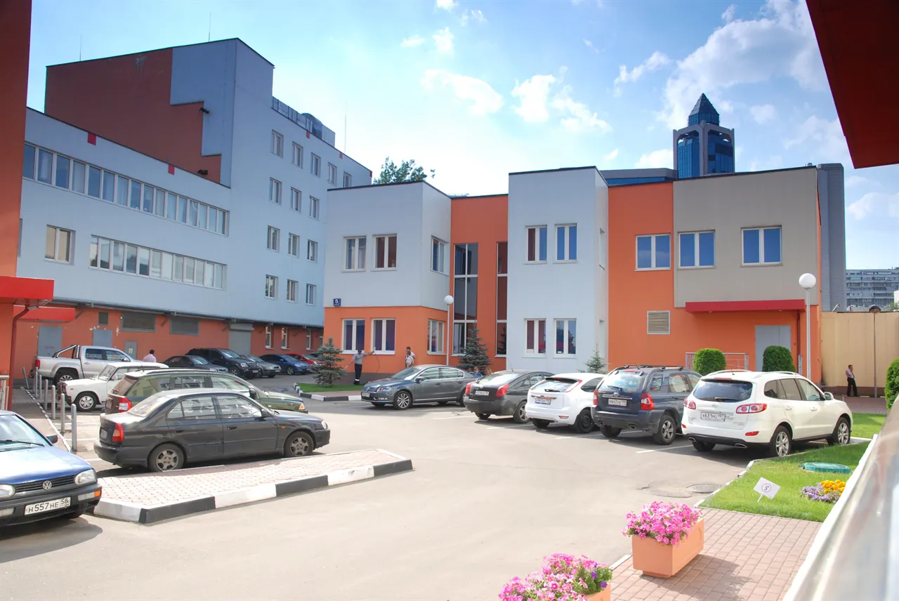 Бизнес-центр в городе, фото 1