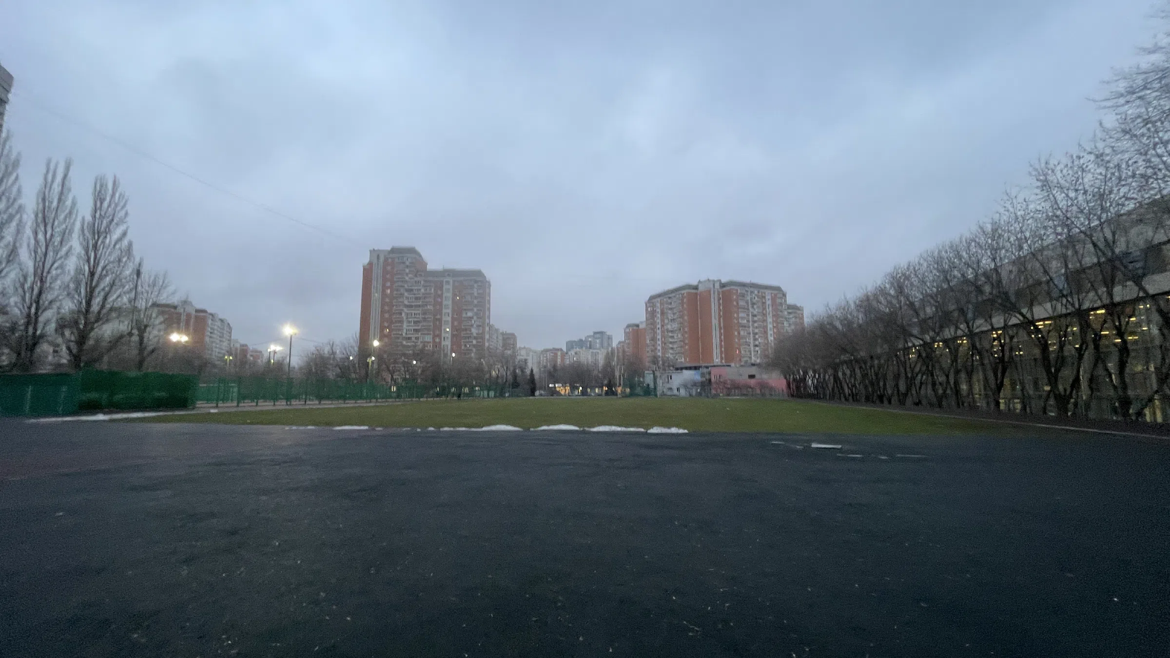 Хай-тек спорткомплекс с полем, фото 9