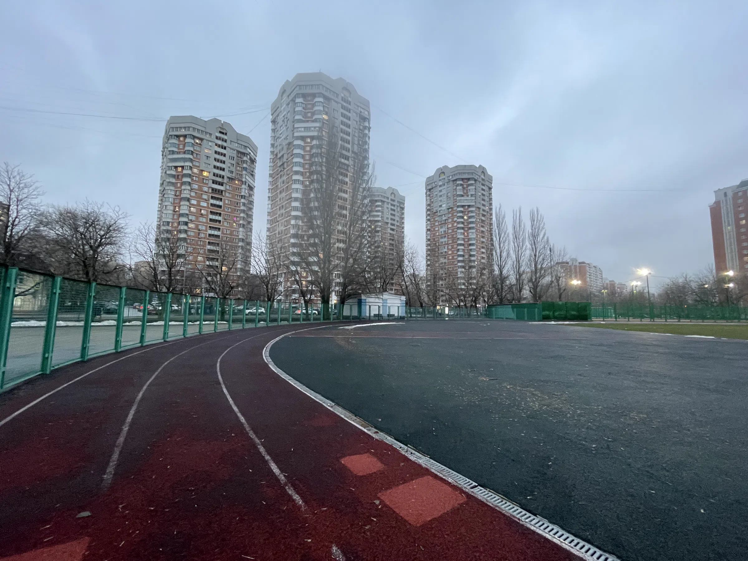 Хай-тек спорткомплекс с полем, фото 6