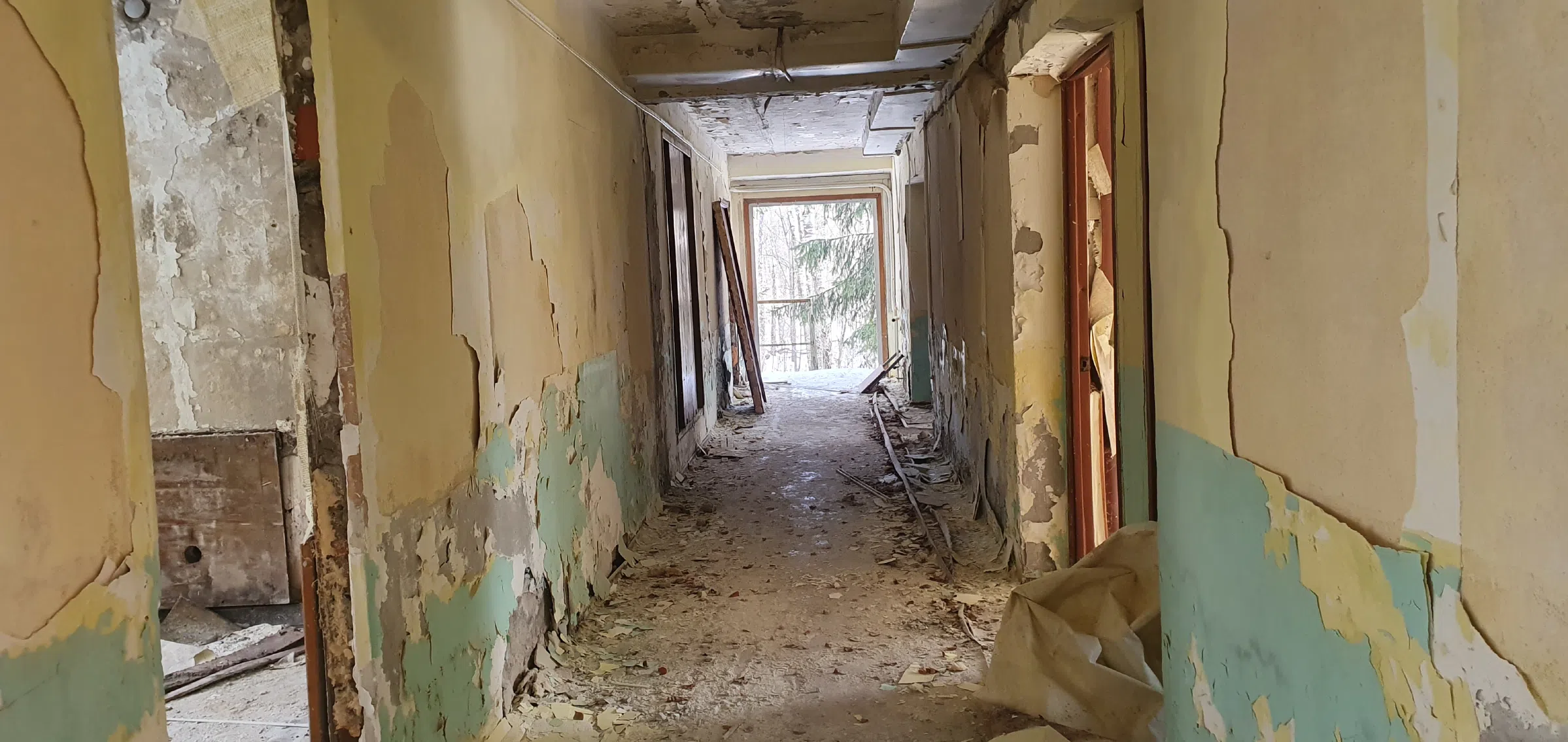 Заброшенный лесхоз со сложной лестницей, фото 9