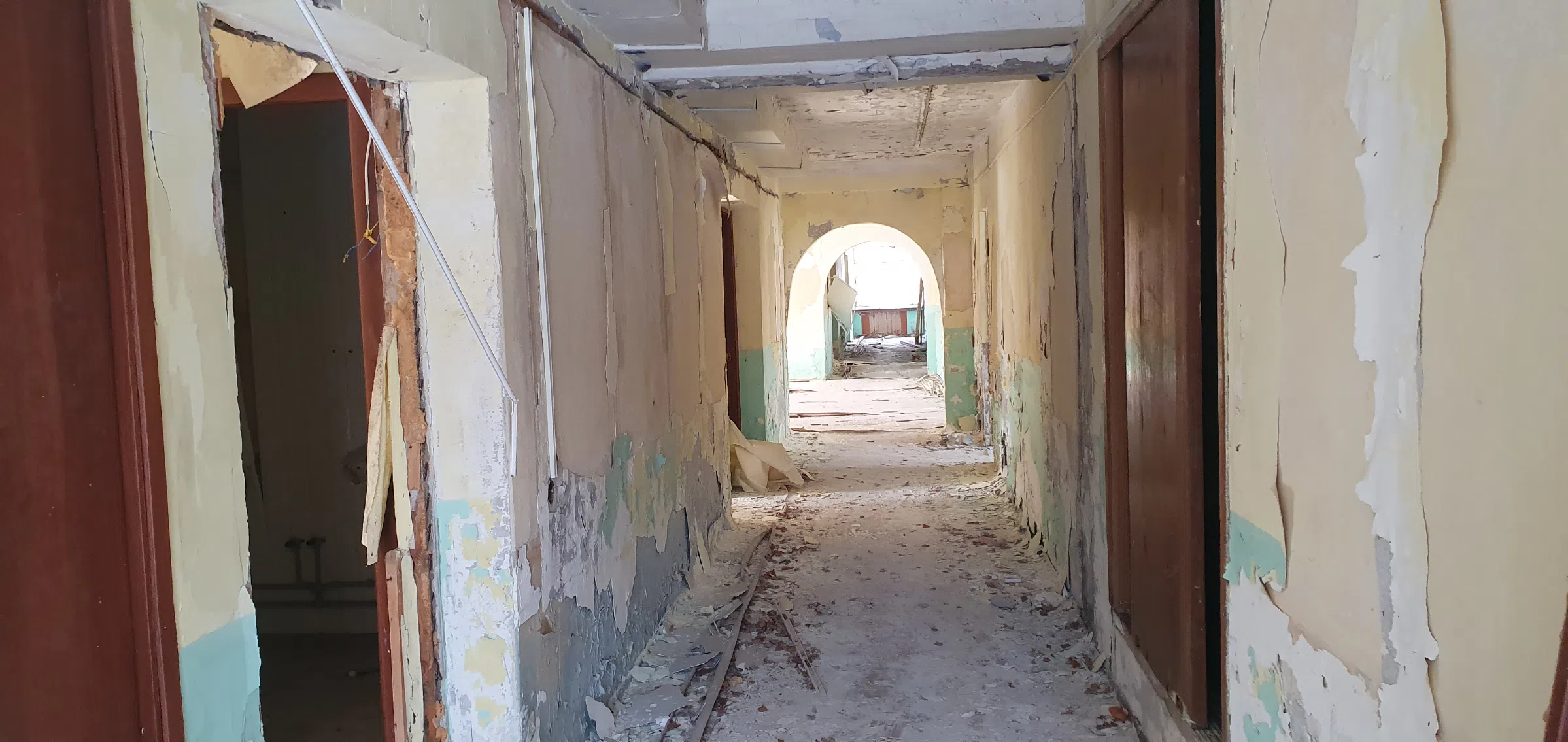 Заброшенный лесхоз со сложной лестницей, фото 11