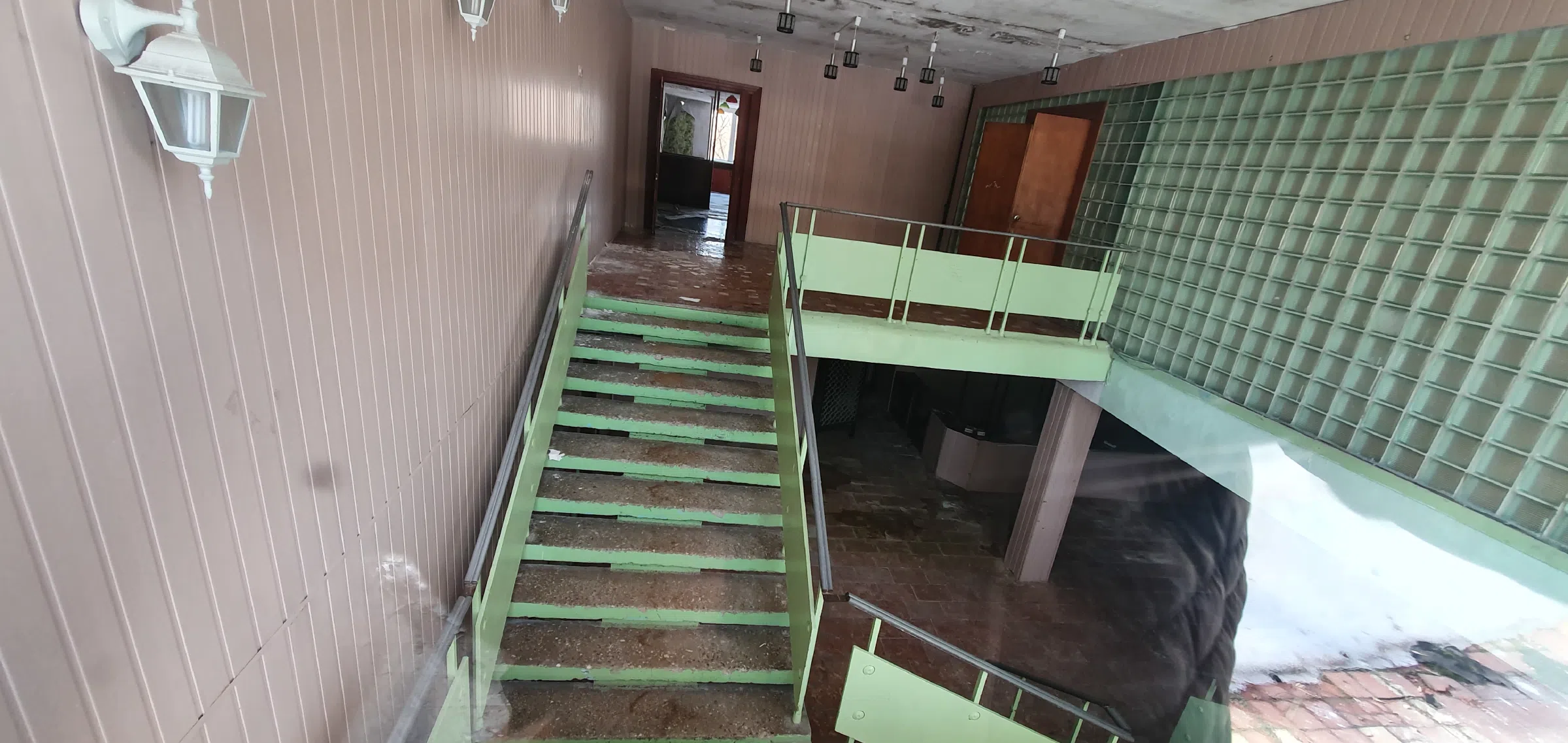Заброшенный лесхоз со сложной лестницей, фото 20
