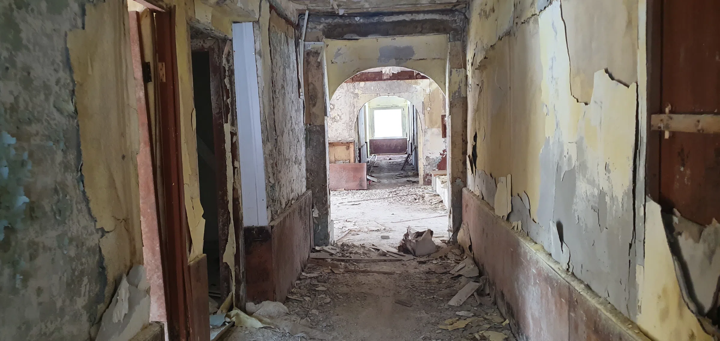 Заброшенный лесхоз со сложной лестницей, фото 8