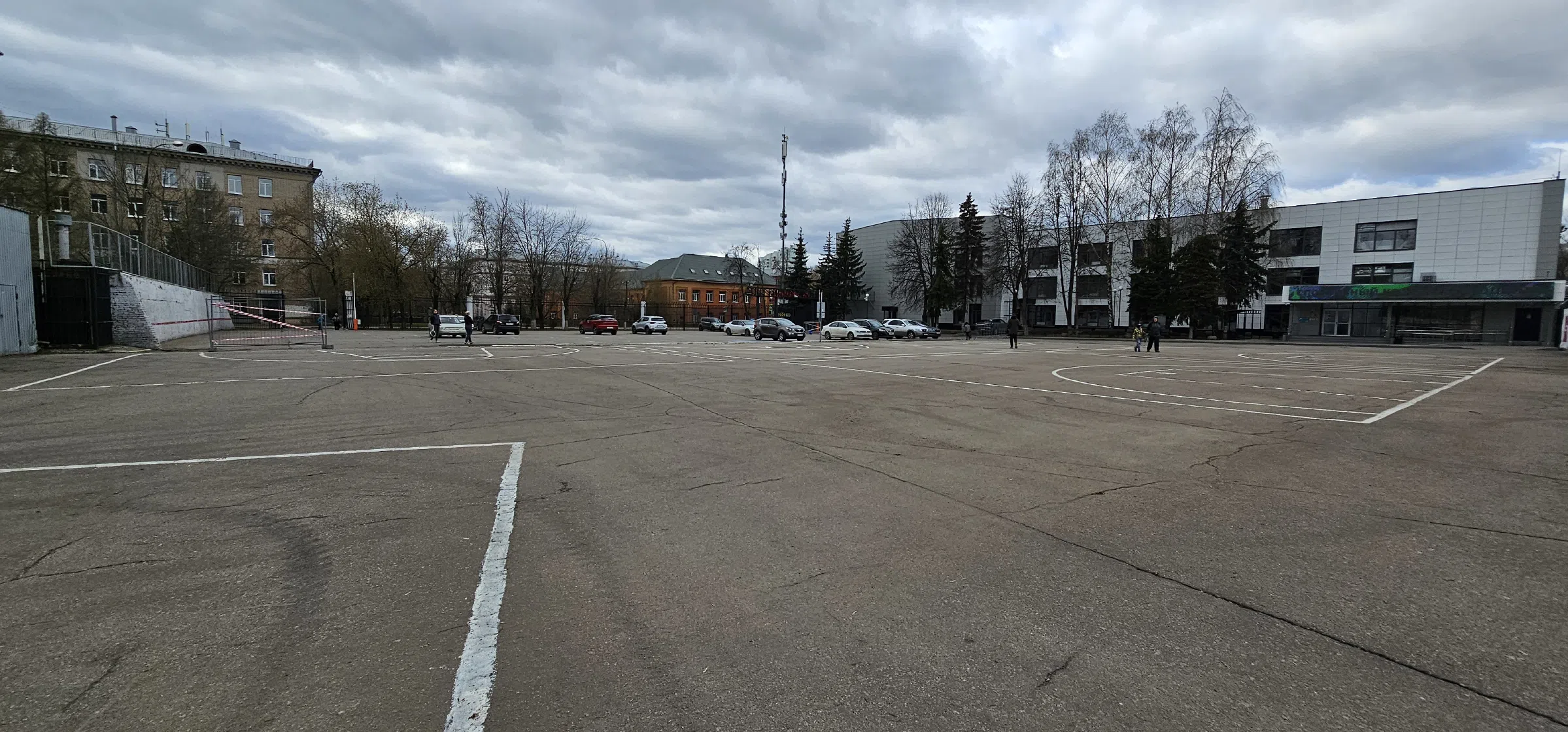 Стадион с церковью, фото 2