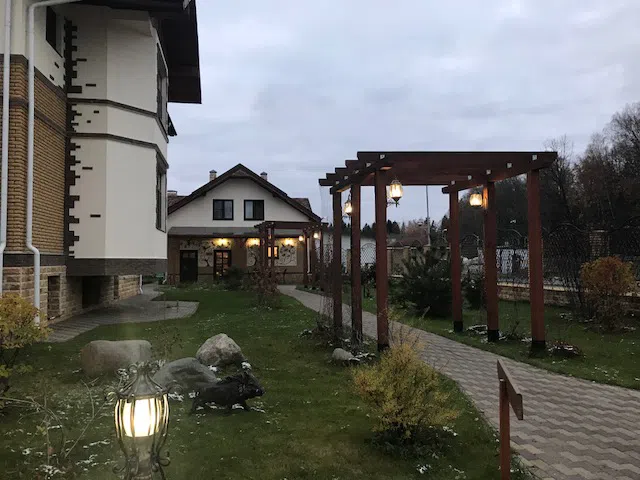 Ряд коттеджей с террасами, фото 3