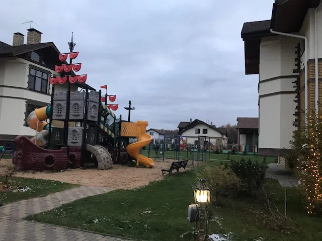 Ряд коттеджей с террасами, фото 9