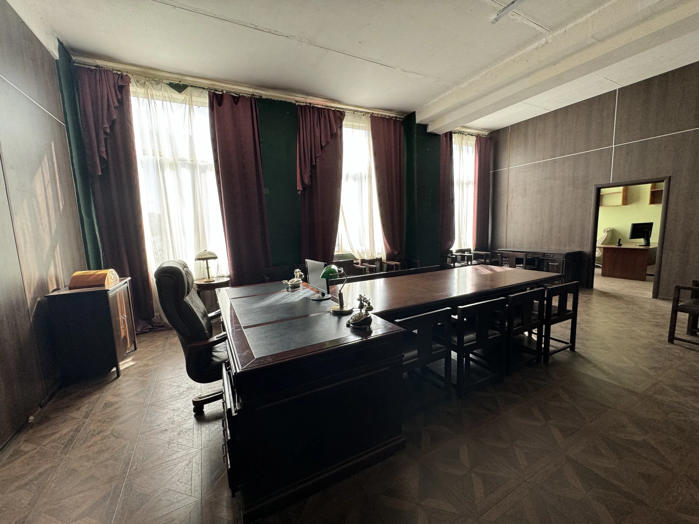 Классический кабинет с картой, фото 9