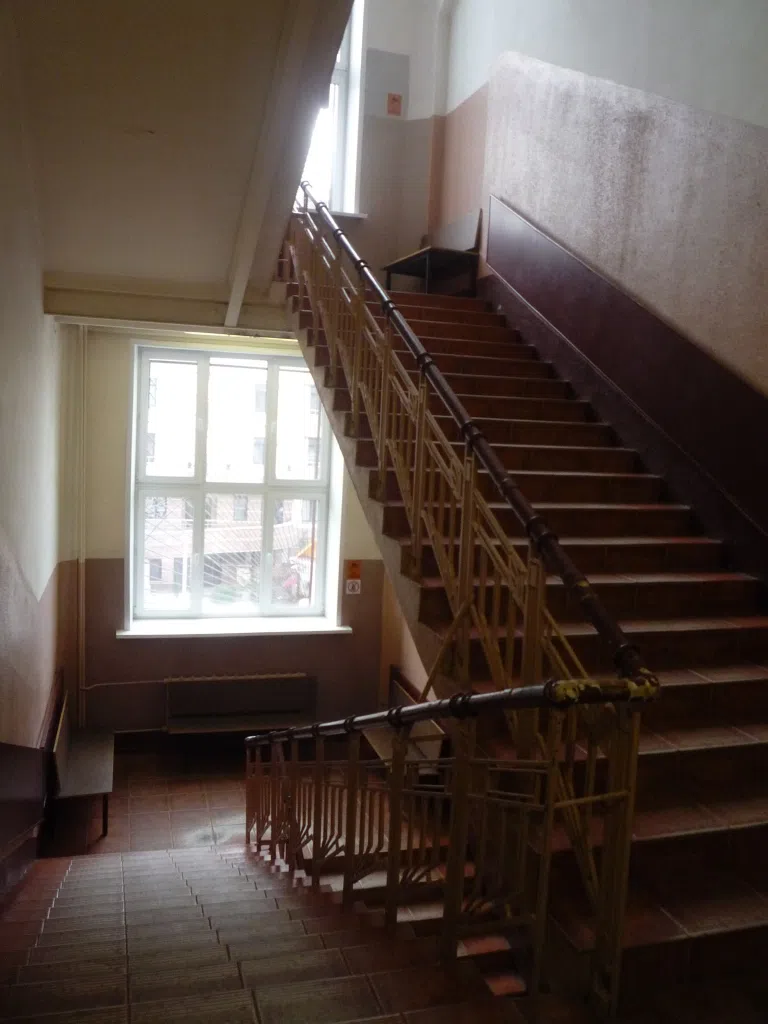 Зал банка с сидушками, фото 16