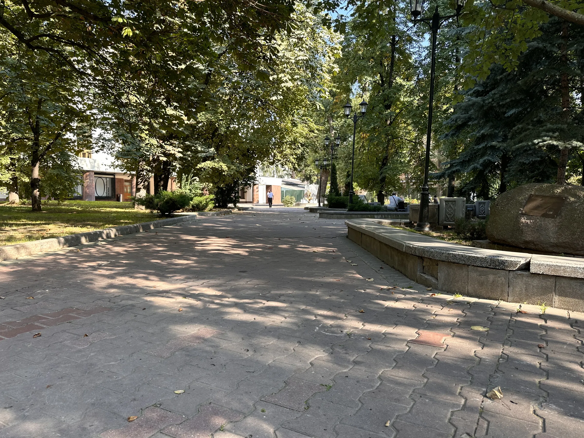 Театр с фонтаном в парке, фото 21