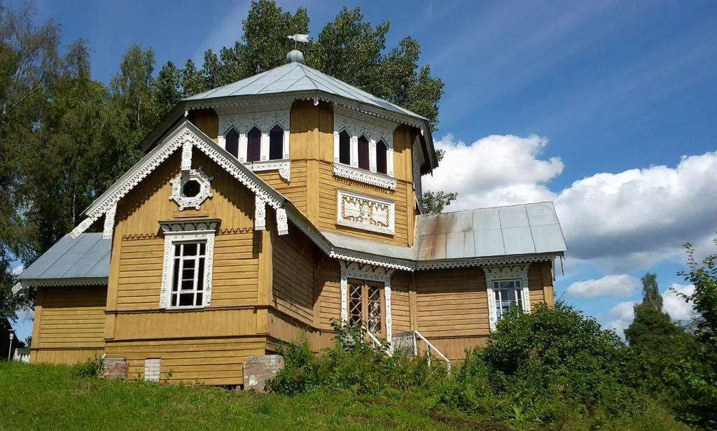 Резная изба у пруда, фото 5