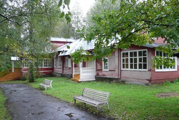 Резная изба у пруда, фото 11