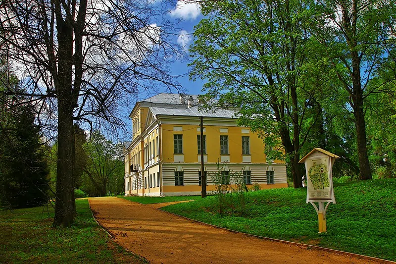 Классическая усадьба с прудом, фото 2