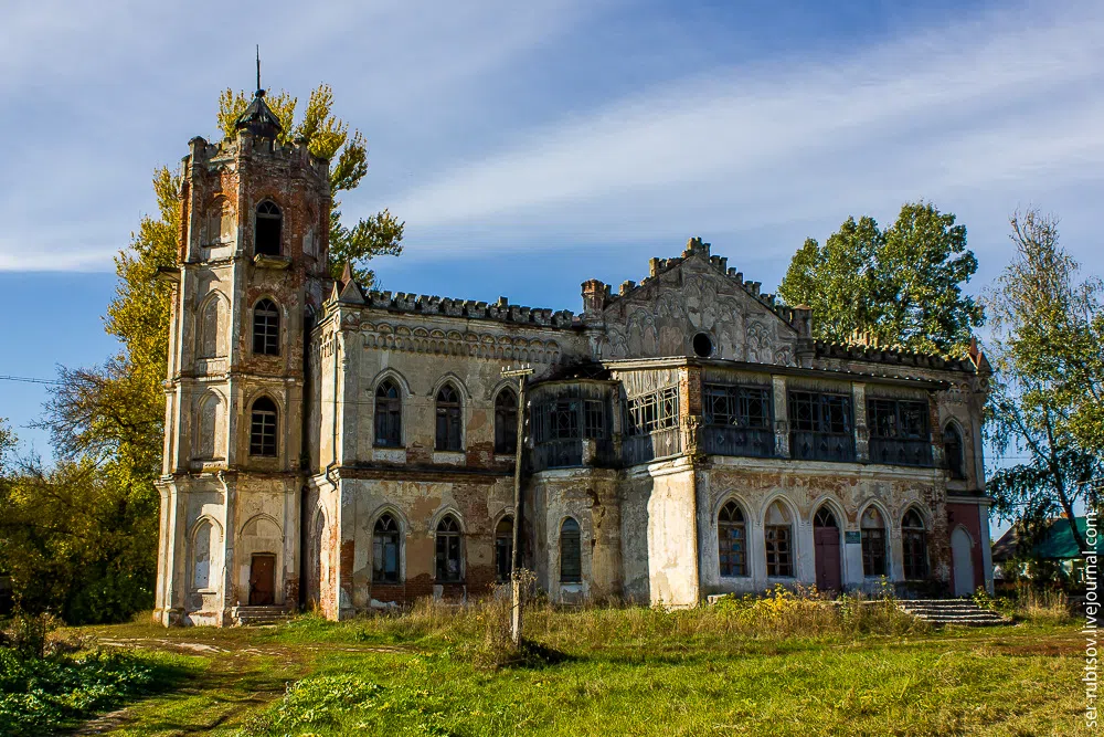 Заброшенное готическое поместье, фото 1