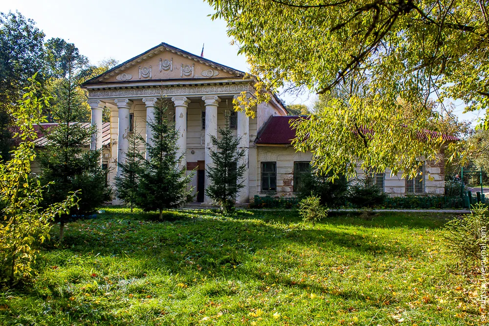 Заброшенное готическое поместье, фото 2