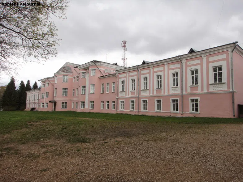 Розовая усадьба в парке, фото 5