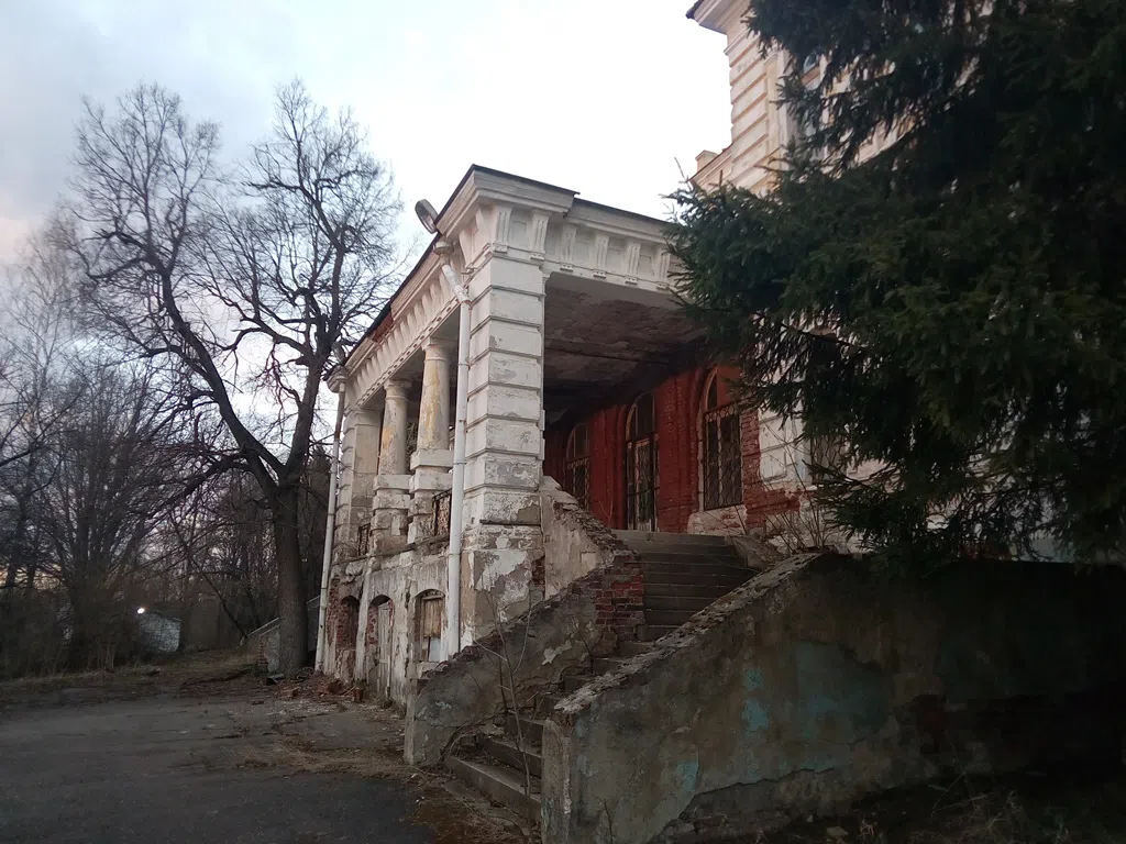 Старинная усадьба у воды, фото 5
