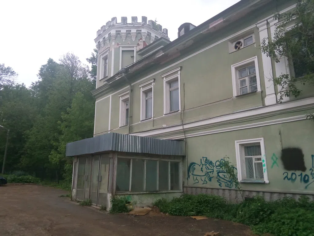Усадьба с башенкой и балконом, фото 8