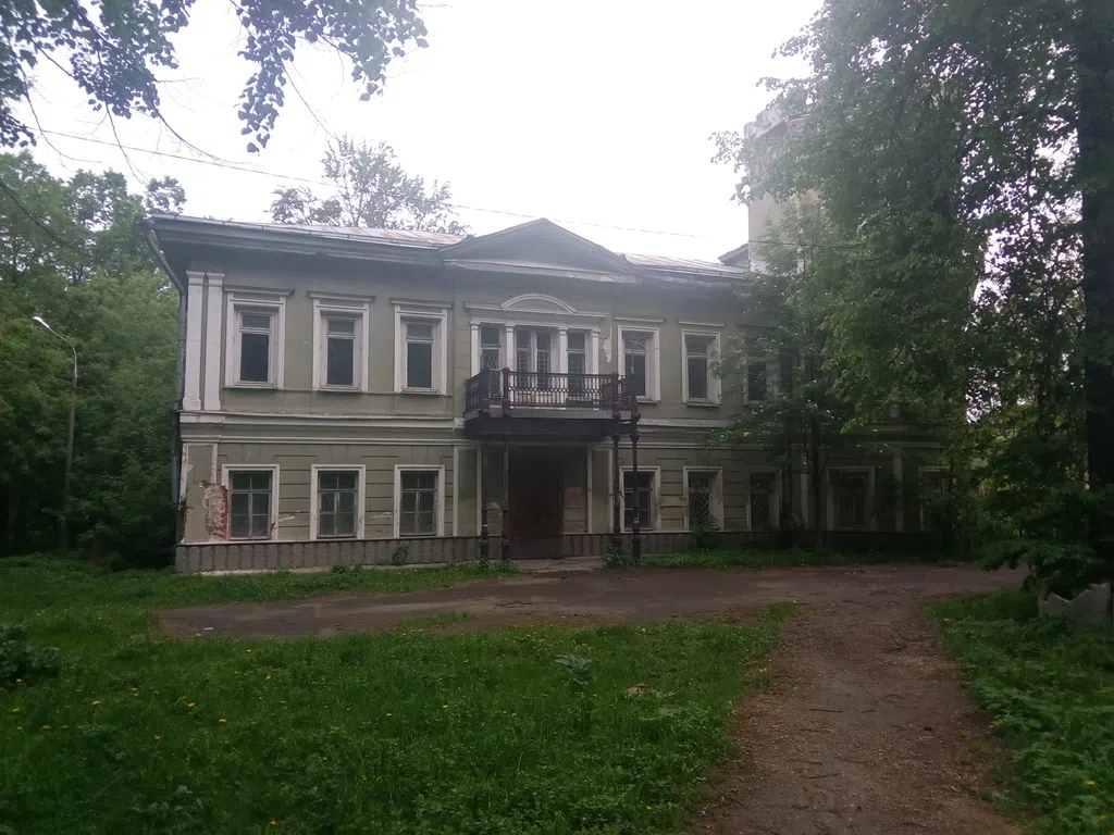 Усадьба с башенкой и балконом, фото 3