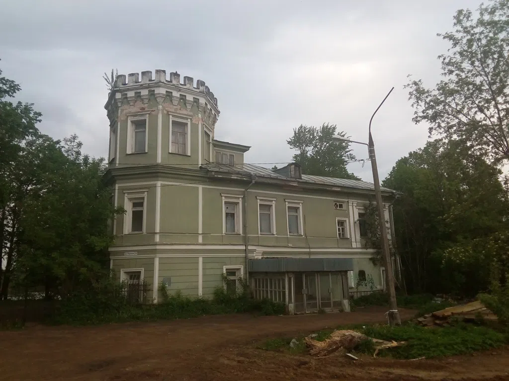 Усадьба с башенкой и балконом, фото 19