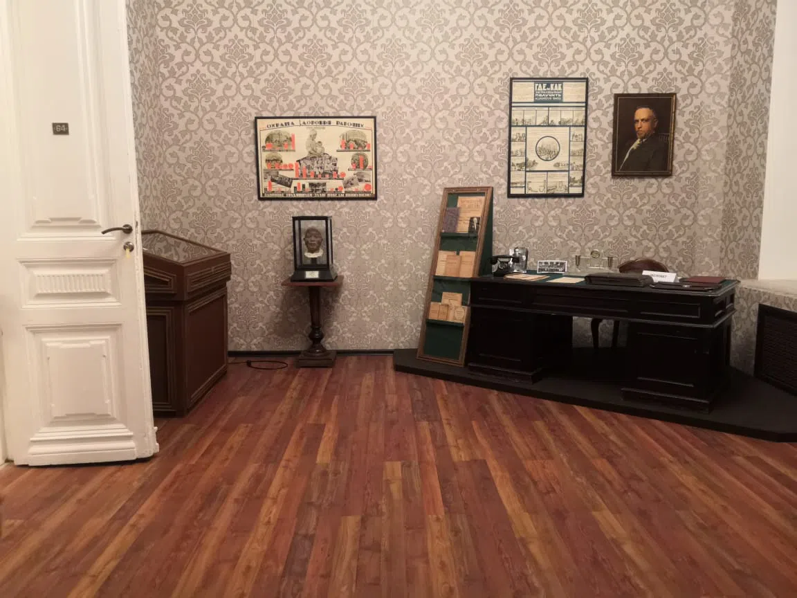 Парадная лестница музея, фото 23