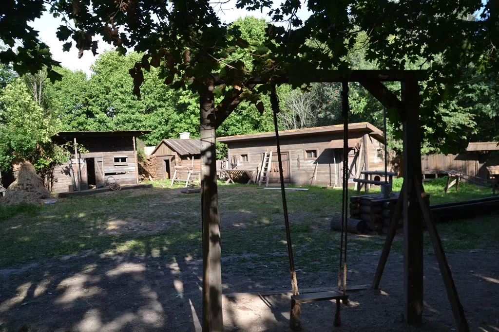 Деревенский кинодекор, фото 11