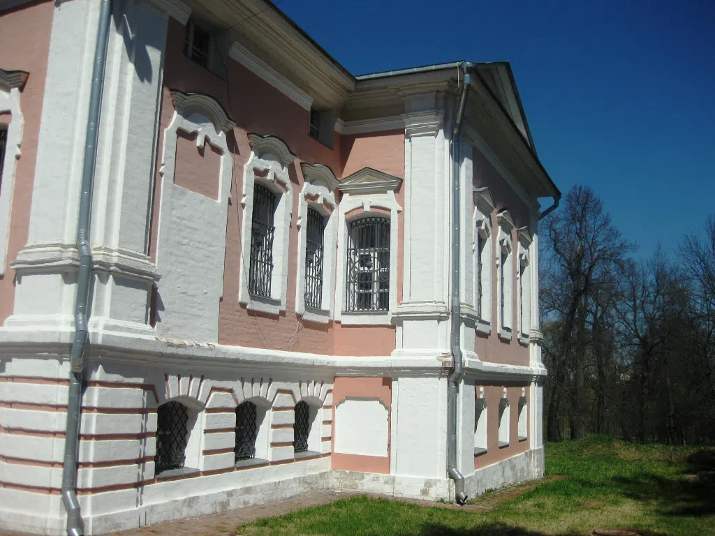 Усадьба с розовым фасадом, фото 3