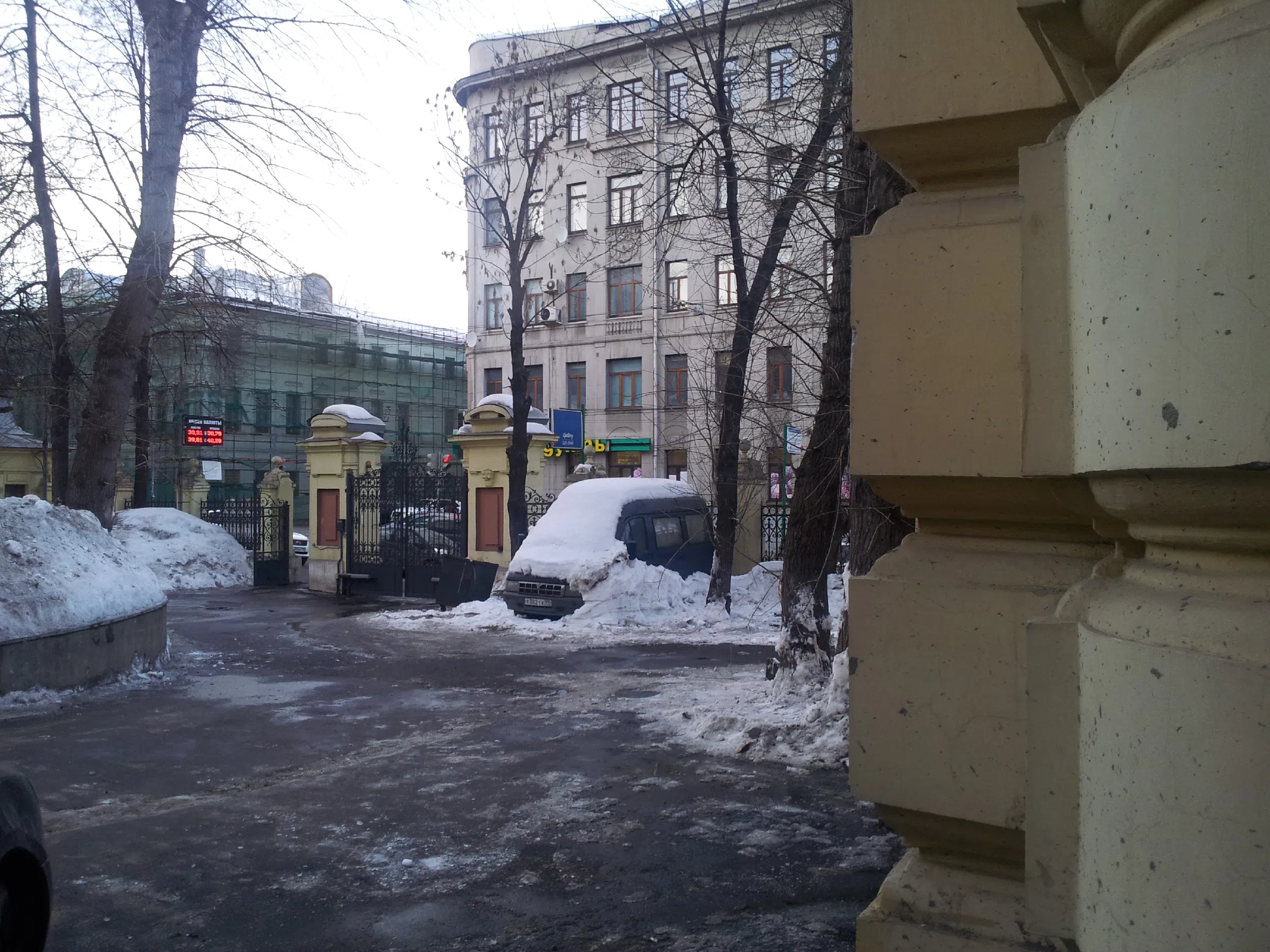 Парадная сталинка с оградой, фото 18
