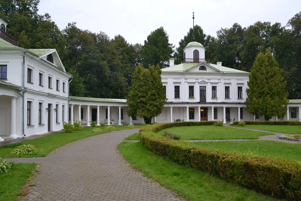 Классическая усадьба у пруда, фото 14