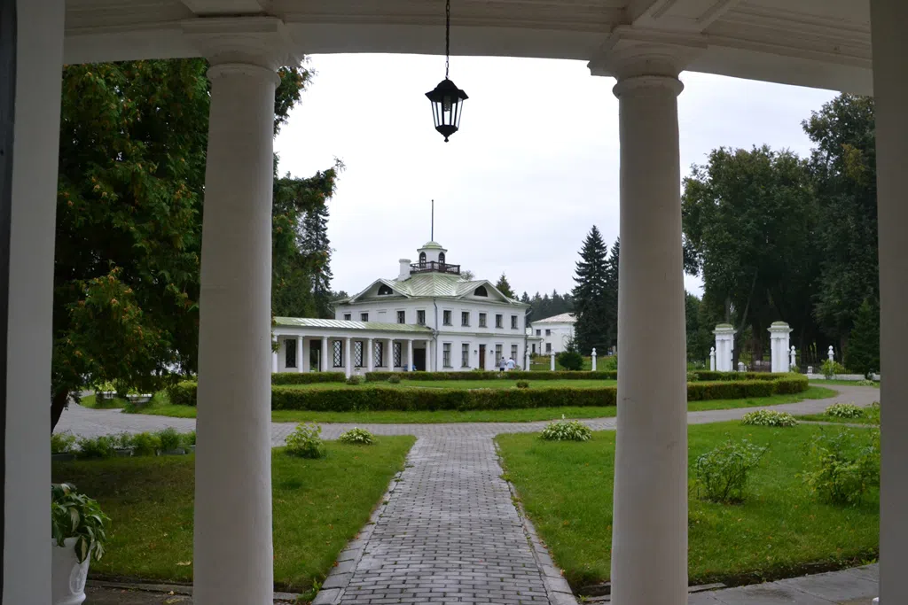 Классическая усадьба у пруда, фото 22