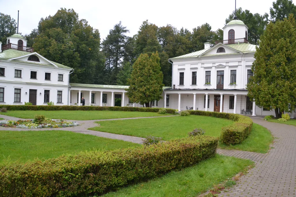 Классическая усадьба у пруда, фото 10
