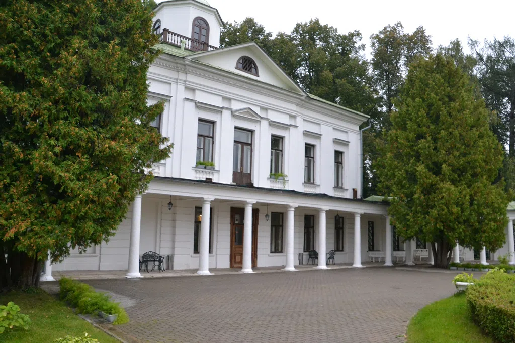 Классическая усадьба у пруда, фото 19
